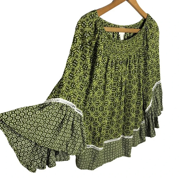 Chico’s Size 0 Green Boho Peasant Top Rayon Bell Sleeve Smocked Neckline Blouse - Picture 11 of 13